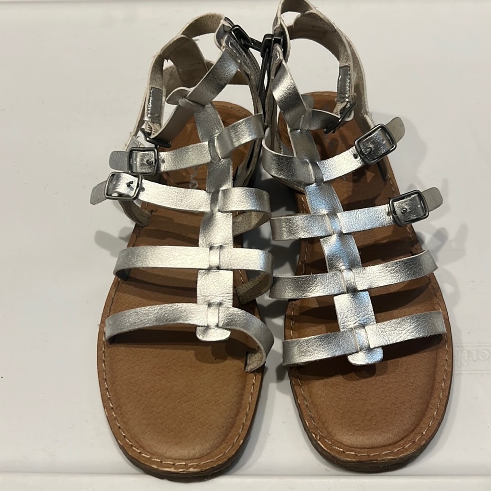 MIA Gladiator Sandals Silver Strappy w Back Zipper Sz Y5